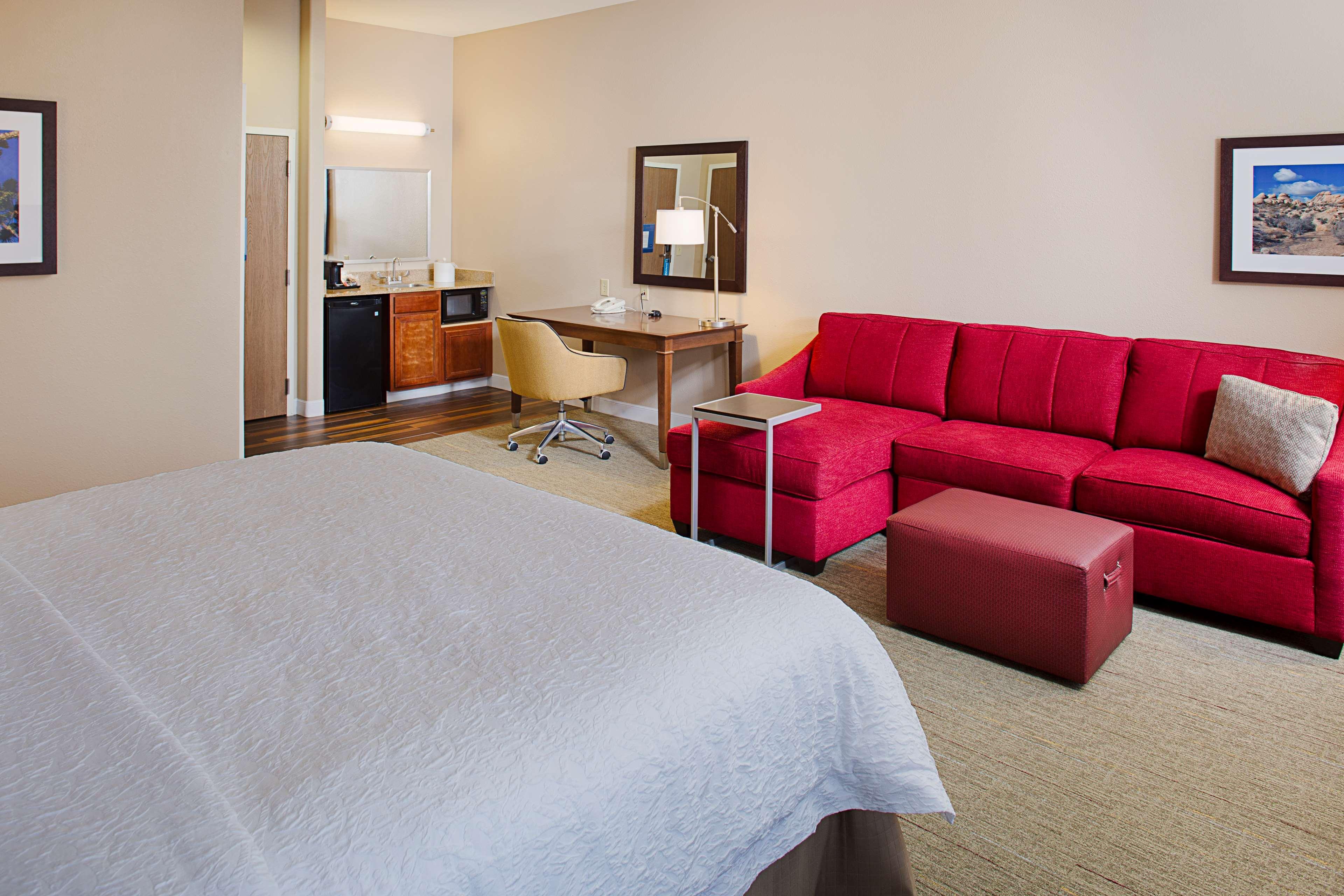 Hampton Inn & Suites Палмдейл Екстериор снимка