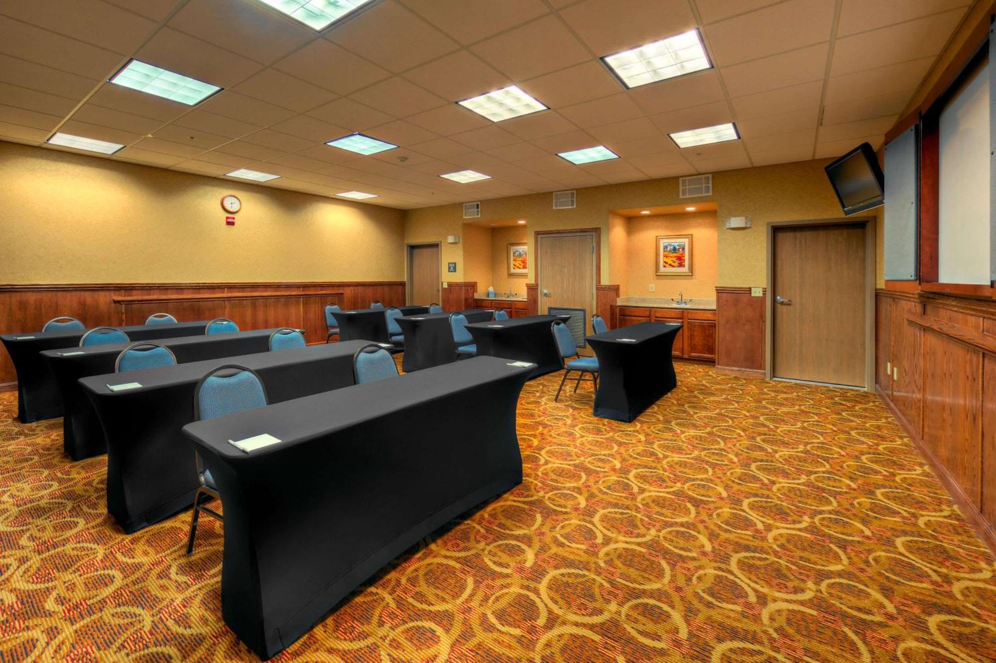 Hampton Inn & Suites Палмдейл Екстериор снимка
