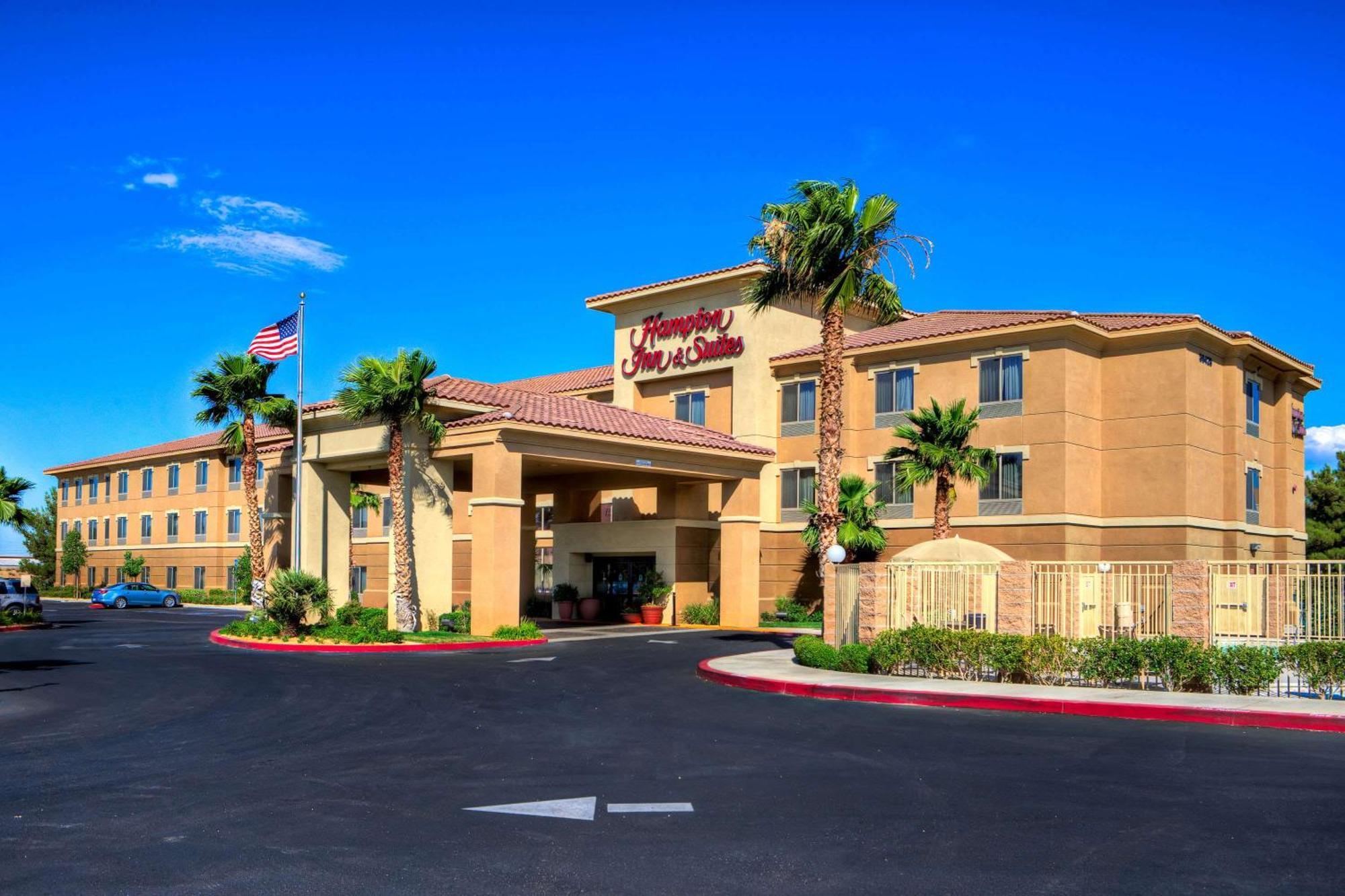 Hampton Inn & Suites Палмдейл Екстериор снимка