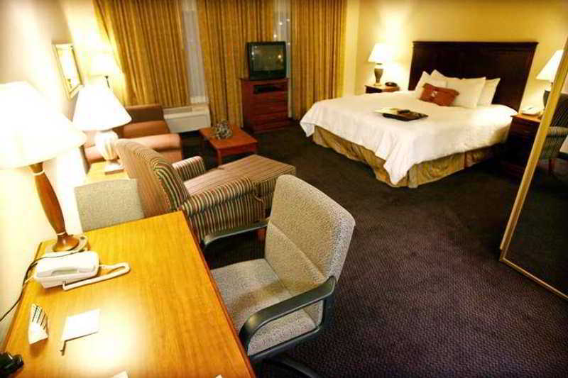 Hampton Inn & Suites Палмдейл Стая снимка