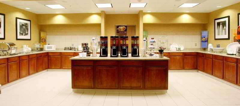 Hampton Inn & Suites Палмдейл Ресторант снимка
